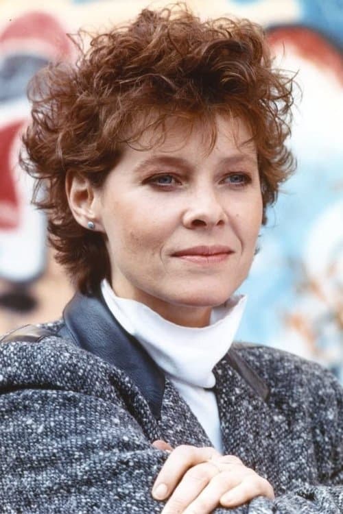 Kate Capshaw as Andie in SpaceCamp