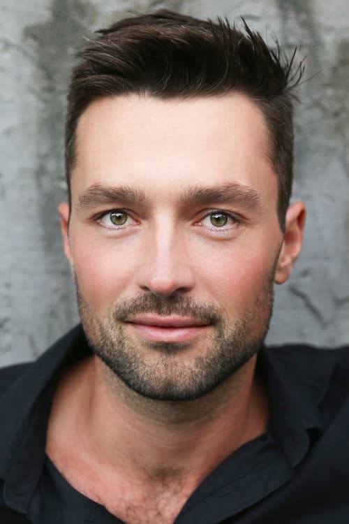 Carlo Marks as Derek in Moonlight in Vermont
