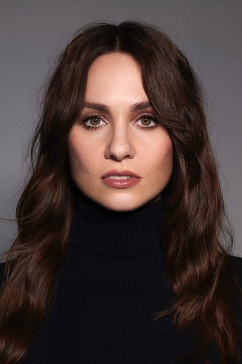 Tuppence Middleton as Iris Carr in The Lady Vanishes
