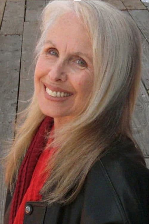 Jane Singer as Mama Mousekewitz (voice) in An American Tail: The Mystery of the Night Monster