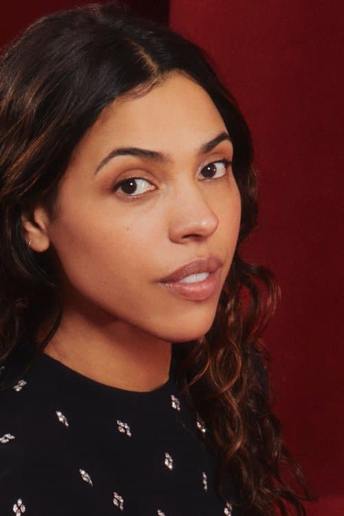 Zita Hanrot as Nour Hamadi in Red Soil