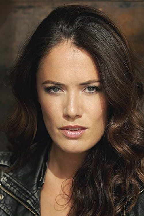 Sarah Armstrong as Jordan Gaines in Halo: Nightfall