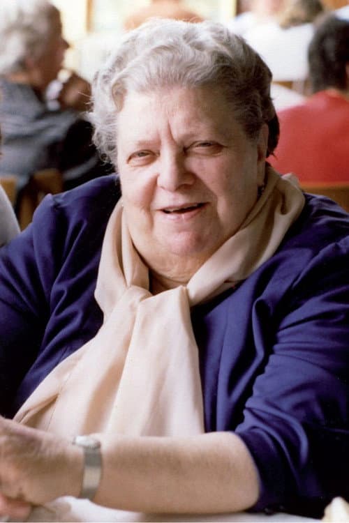 Elena Fabrizi as Teresa in Bianco, rosso e Verdone
