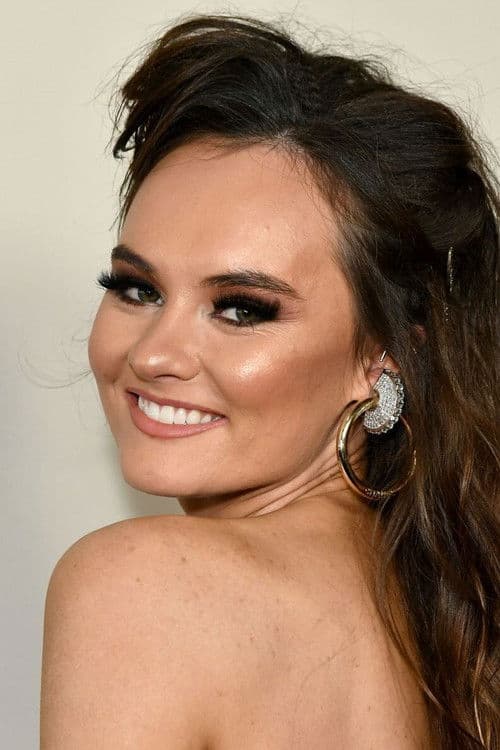 Madeline Carroll as Shannon in I Can Only Imagine
