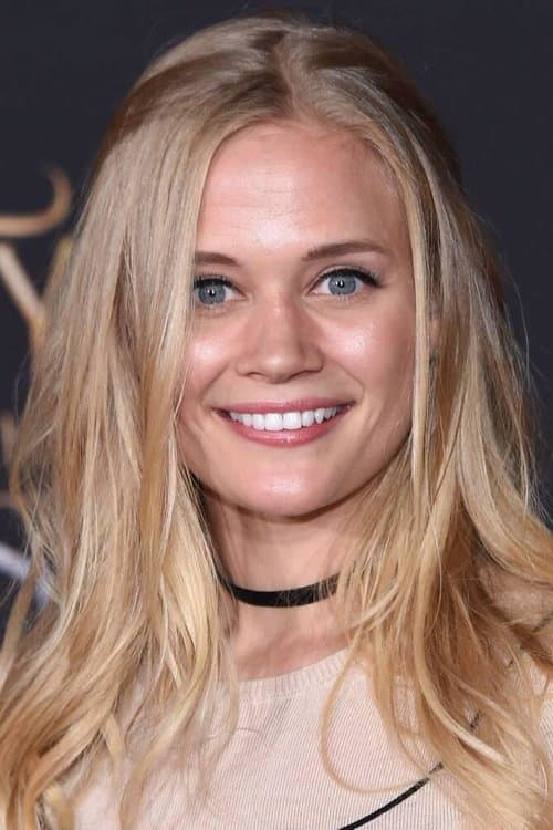 Carly Schroeder as Sarah Stanfield in Firewall