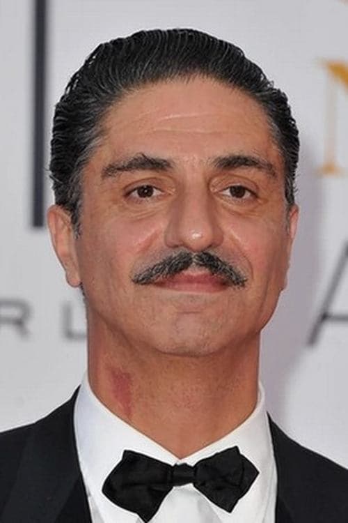 Simon Abkarian as L'avocat François Desgrez in Angélique
