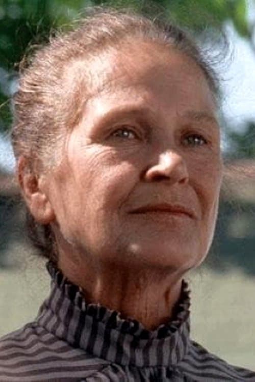 Colleen Dewhurst as Estelle Whittier in Dying Young