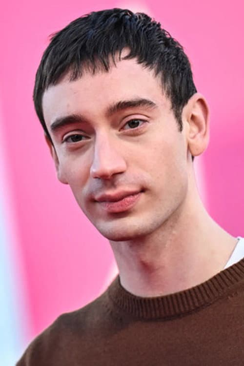 ThΓ©odore Pellerin as Matthew in Lurker
