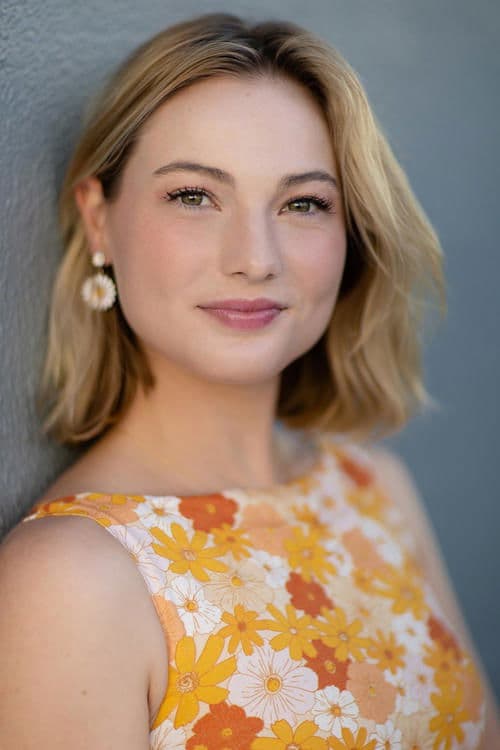 Eliza Allen as Young Anna in Forever First Love