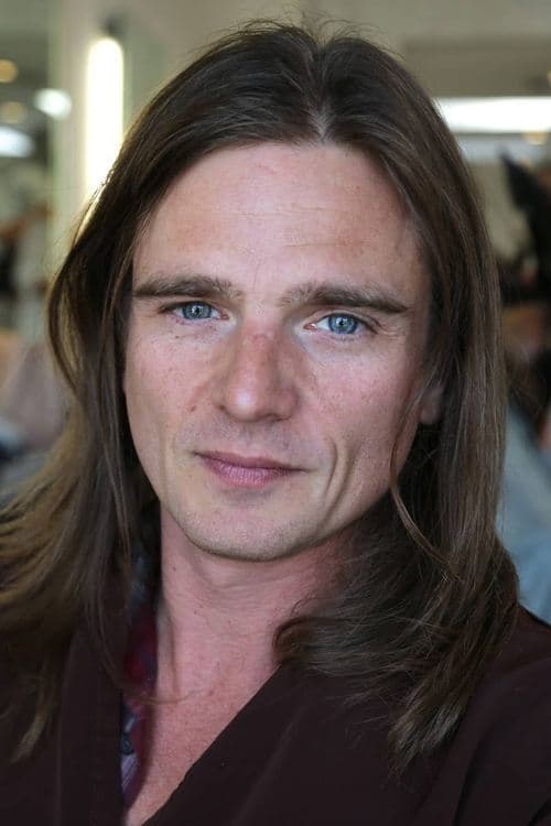 Kris Park as Ray Neelay in Drive Me Crazy