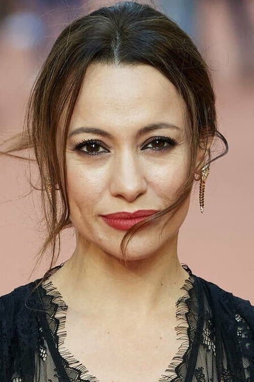Natalia Verbeke as Maria in The Women on the 6th Floor