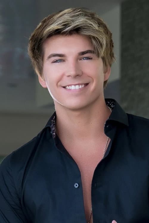Javier Luna as Justin in Misfit