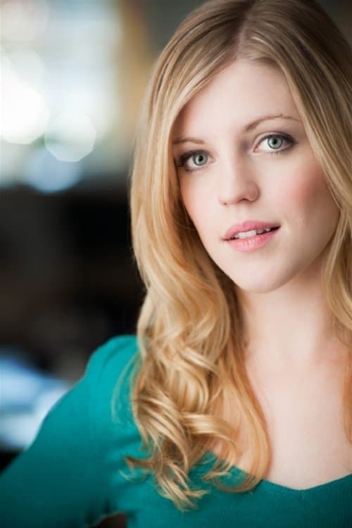 Stephanie Moroz as Sophie in Merry & Bright