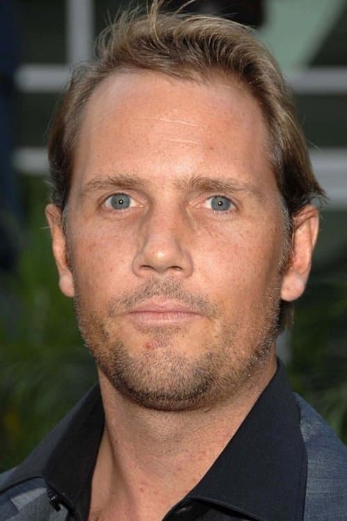 Omri Katz as Max Dennison in Hocus Pocus