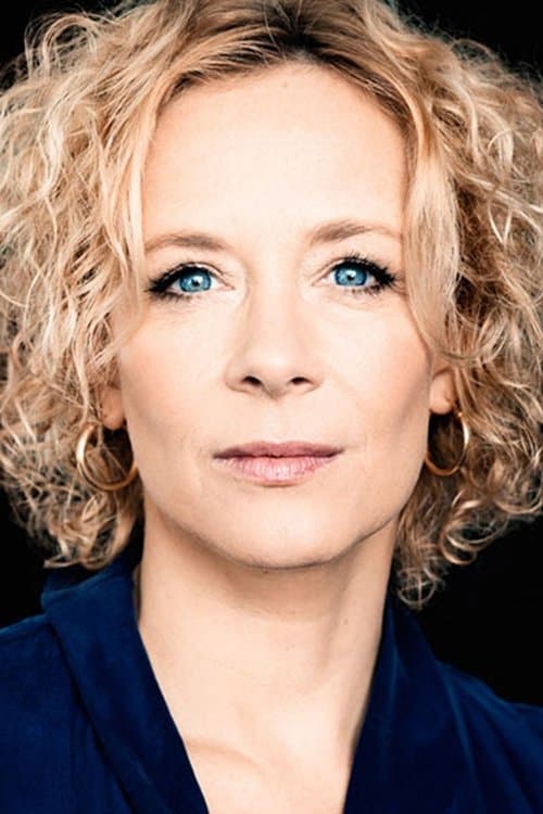 Katja Riemann as Self - Narrator (voice) in Bittere Früchte - Ausbeutung in der Landwirtschaft