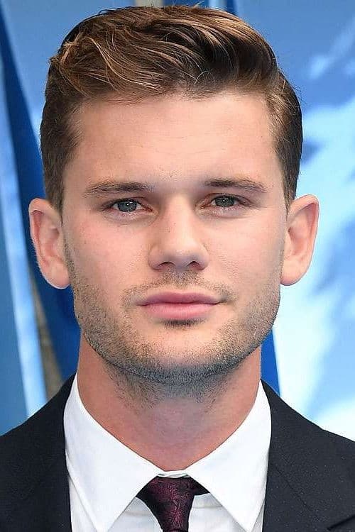 Jeremy Irvine as James Sunderland in Return to Silent Hill