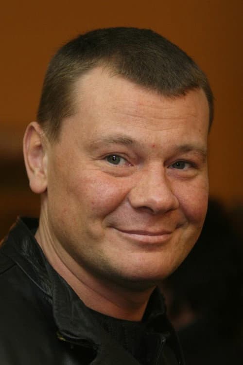 Vladislav Galkin as Старший лейтенант Евгений Таманцев in In August of 1944