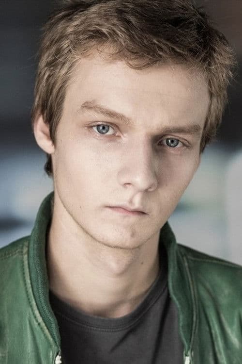 Quito Rayon Richter as Matthias in The Passengers of the Night