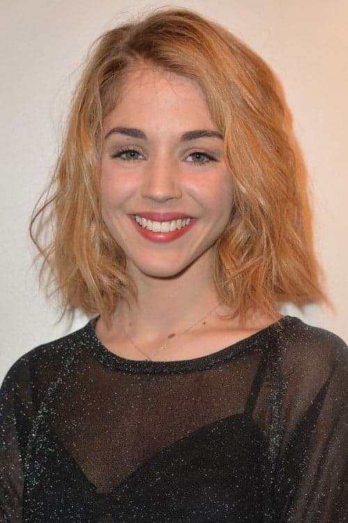 Alice Isaaz as Léonce Picard in The Colors of Fire