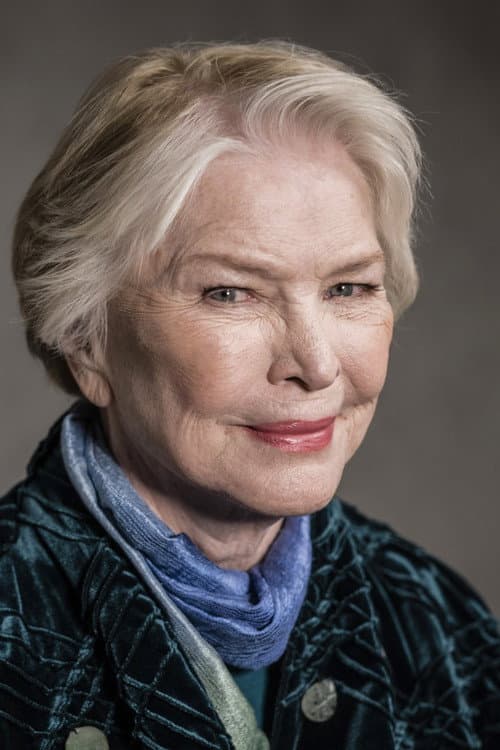 Ellen Burstyn as Self - Interviewee in And the Oscar Goes To...