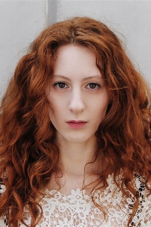 Roxane Duran as Clara Westhoff in Paula