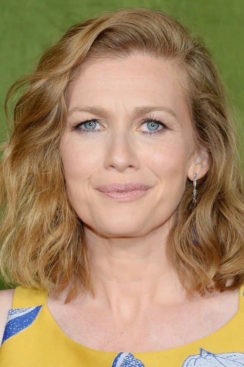 Mireille Enos as Karen Lane in World War Z